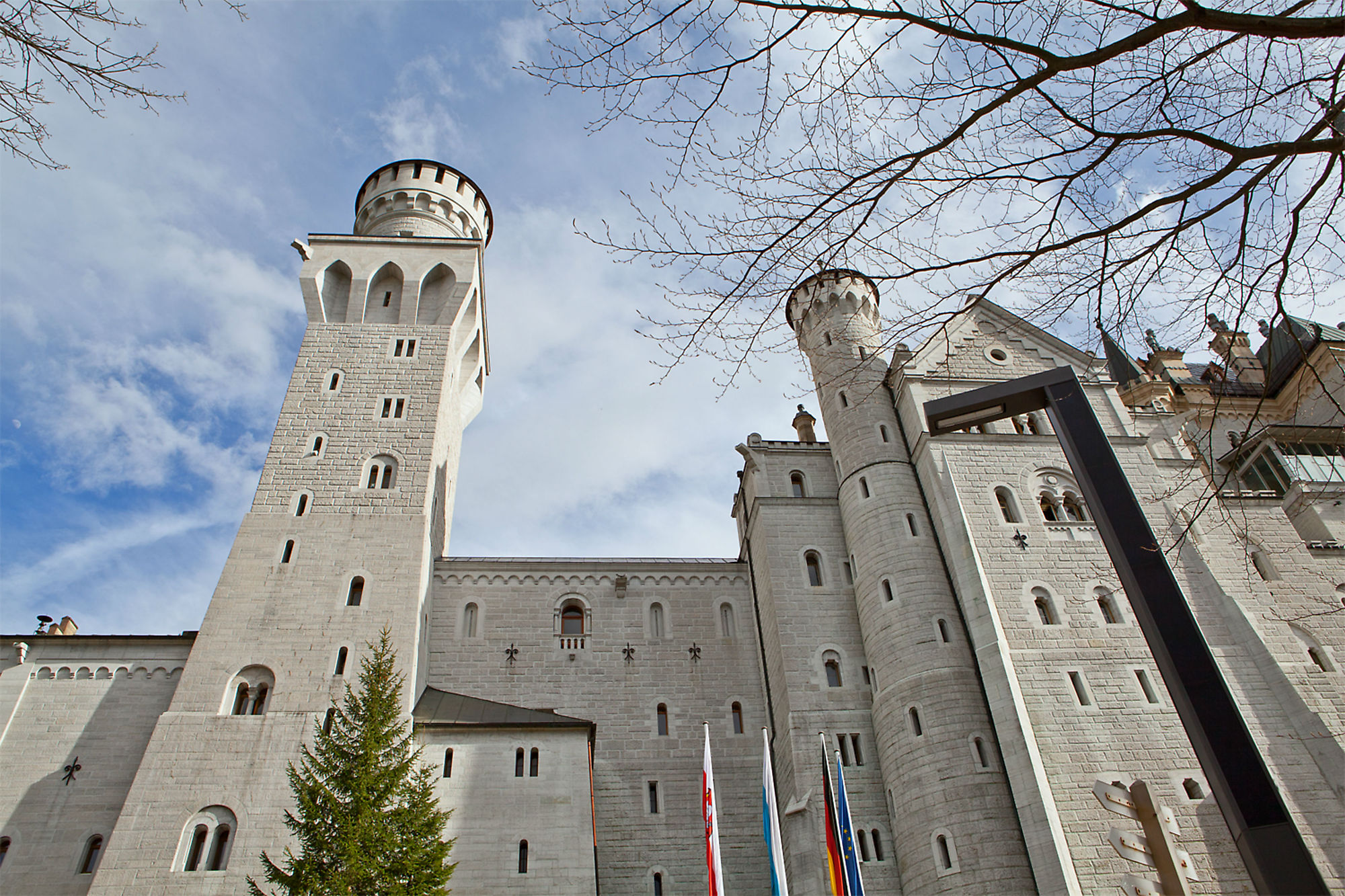 Schloss Neuschwanstein, Solarbeleuchtung