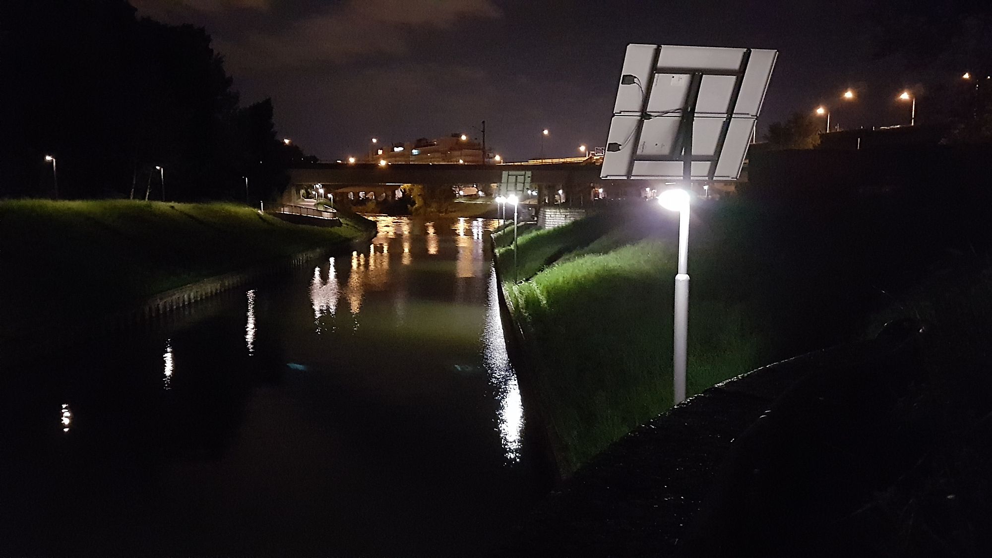 Solarbeleuchtung für Schleuse